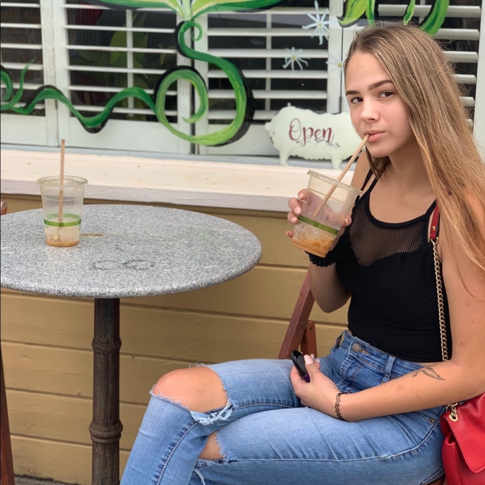 Meet your Posher, Alanna